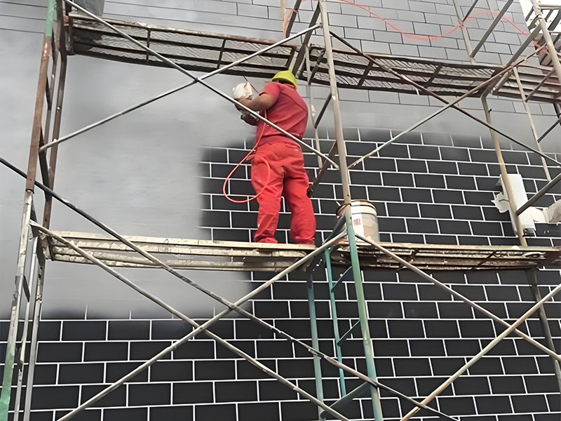 真石漆+噴漆現(xiàn)場